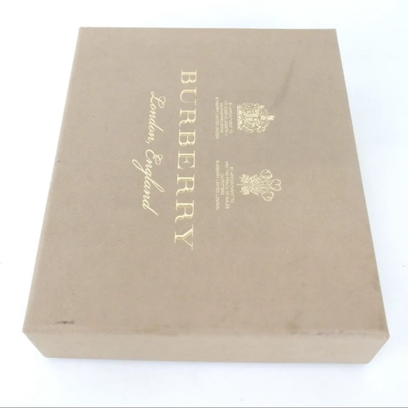 AUTH BURBERRY Nova Check Canvas Wallet W/ Box - Picture 11 of 12